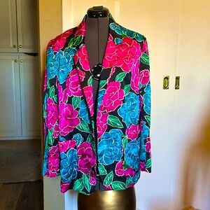 Women’s JH Collectibles Vintage Multi Floral Suit Size 8 with Pockets Like New